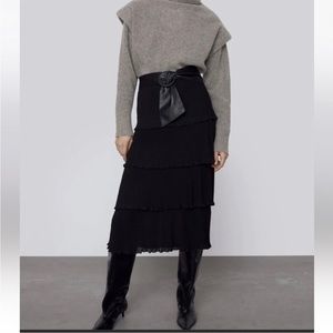 Gorgeous Zara new with tags black tiered skirt